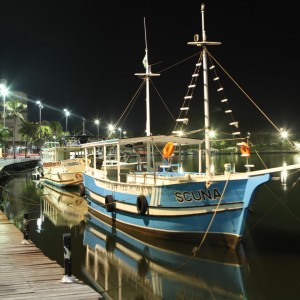 Barco no cais de Cabo Frio