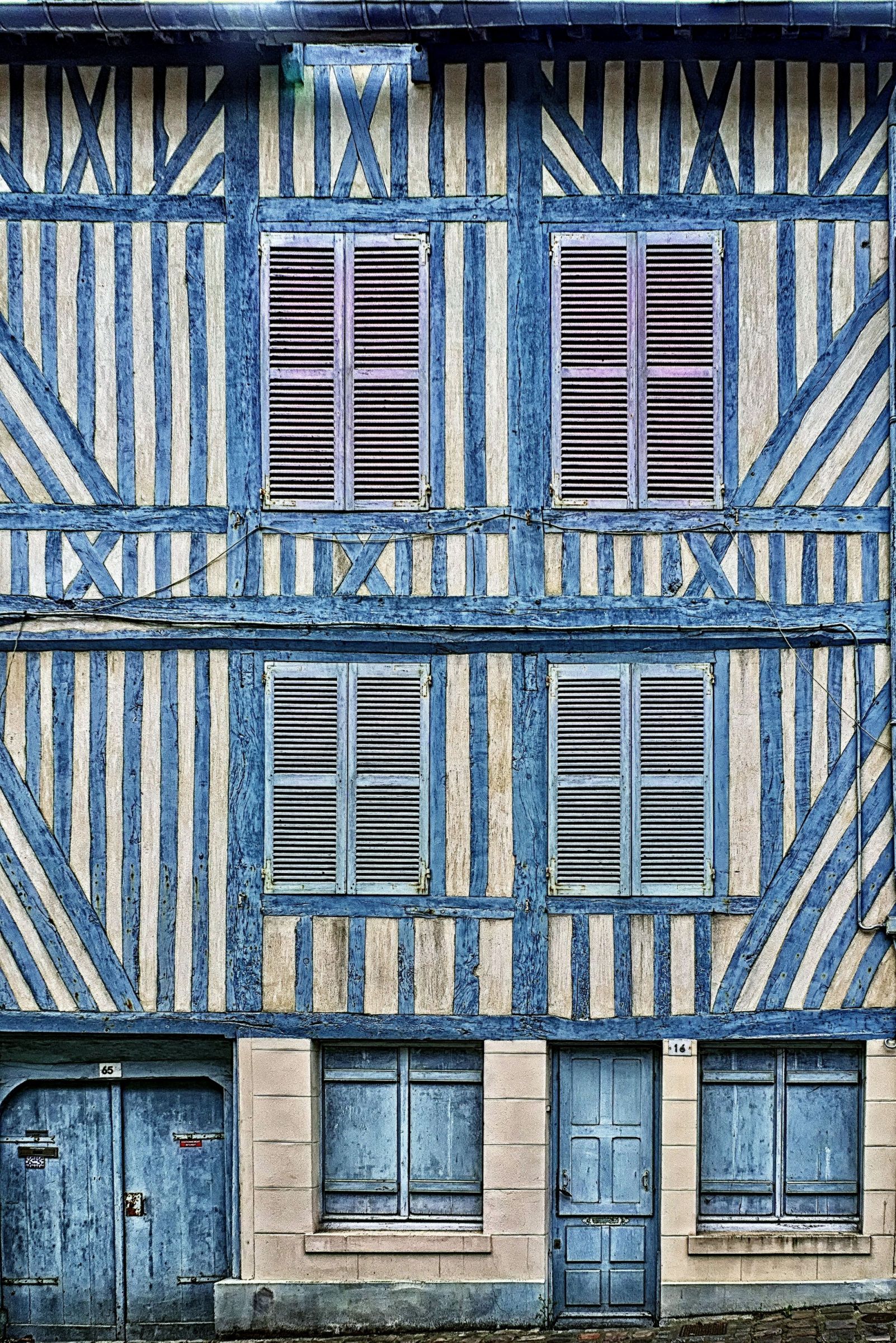 façade bleue à Honfleur